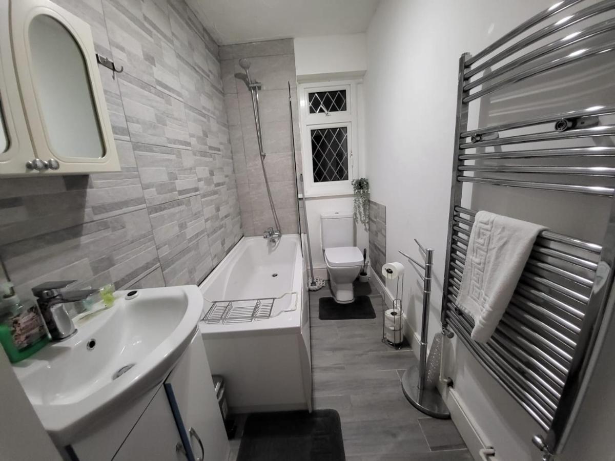 City Centre Room, Wifi, Share Facility 斯旺西 外观 照片